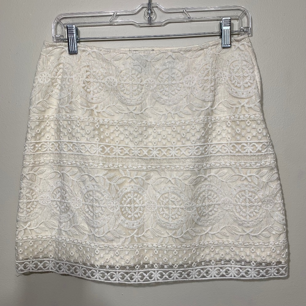 HM Lace Mini Skirt Womens Small Cream Floral Embroidered Side Zip Scalloped Hem